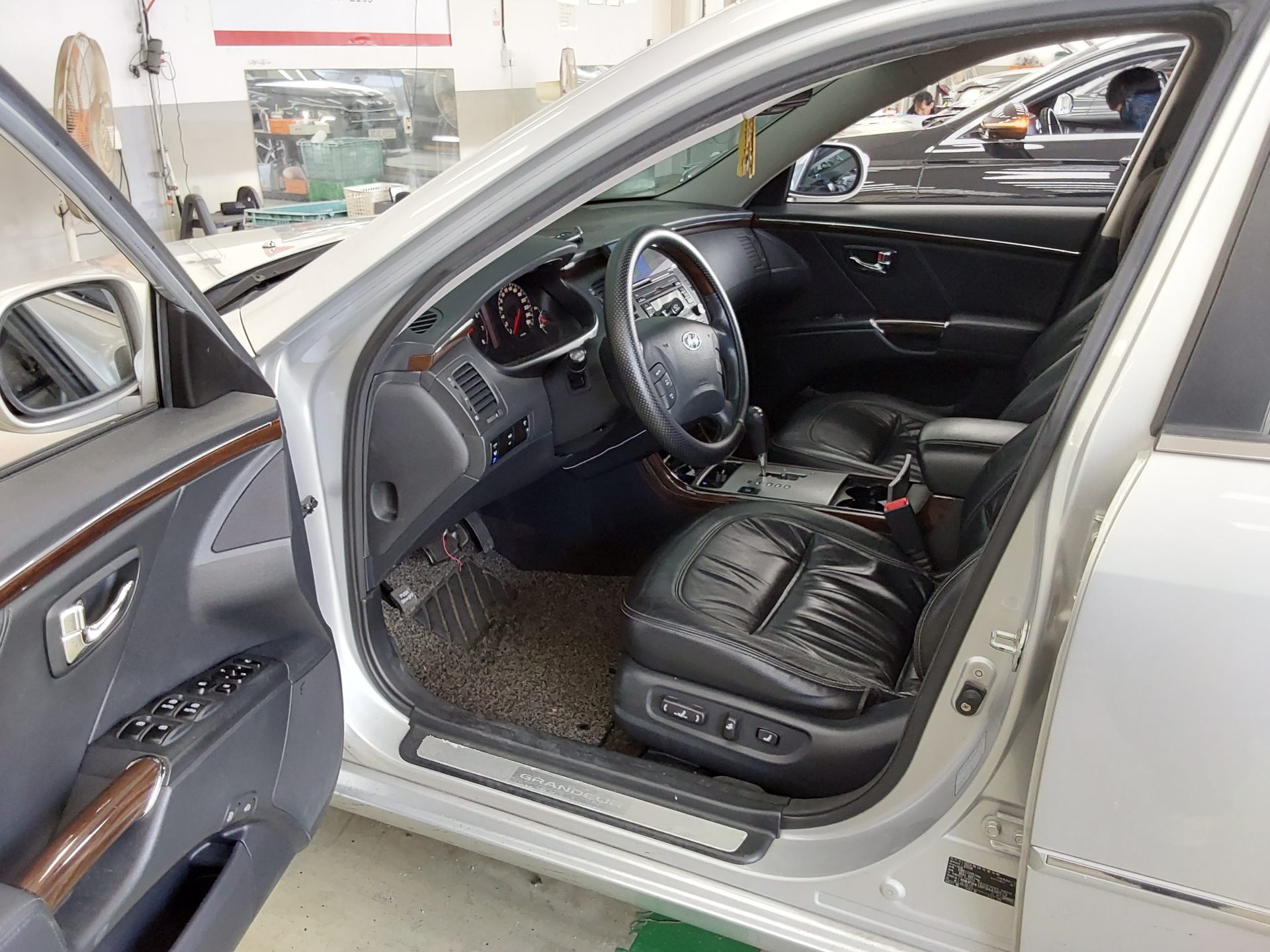 HYUNDAI GRANDEUR NEW LUXURY Q270 LUXURY 2009 - zdjęcie 10