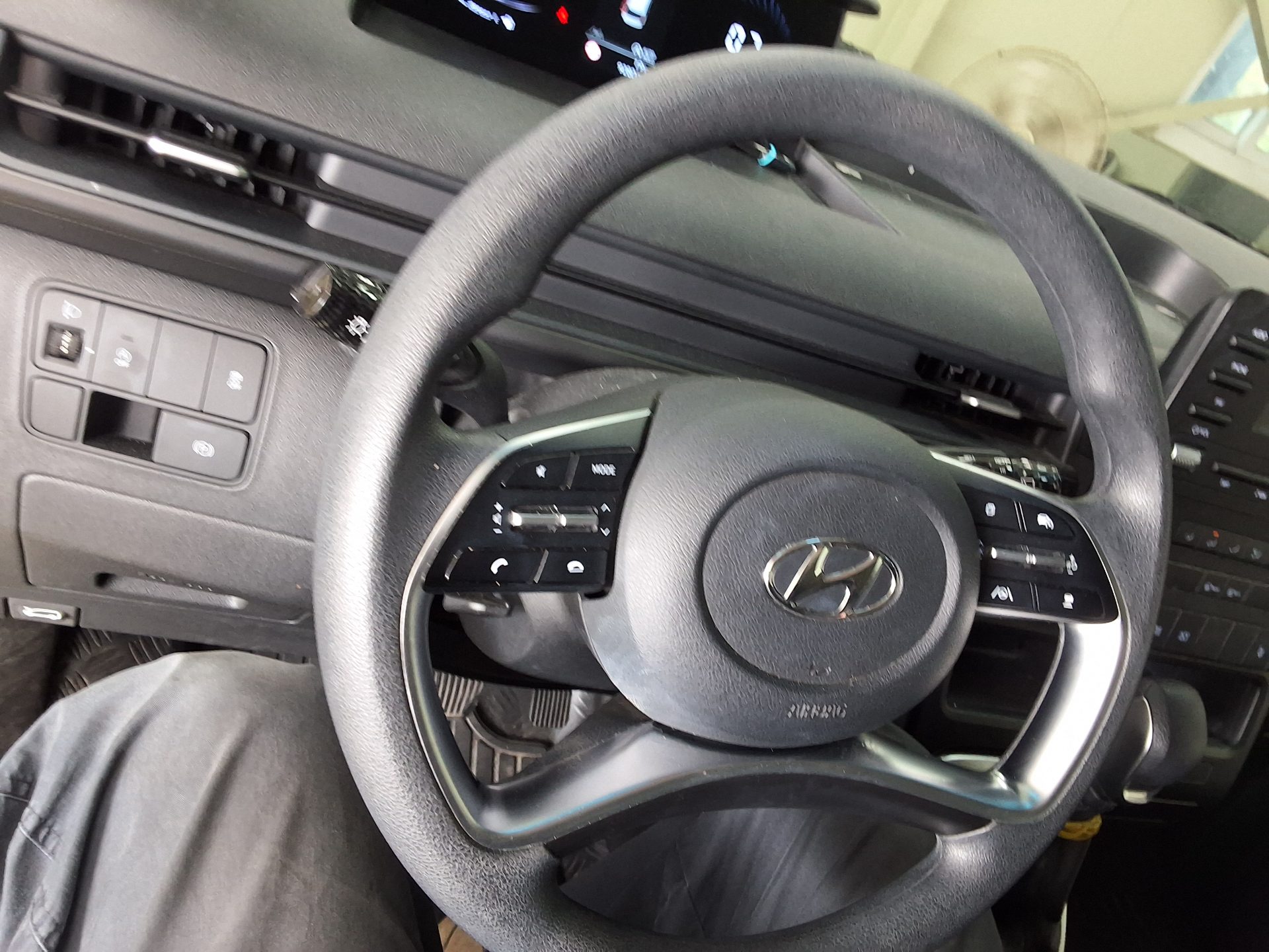 HYUNDAI STARIA 2.2 DIESEL CARGO 5-SEATER SMART 2022 - zdjęcie 23