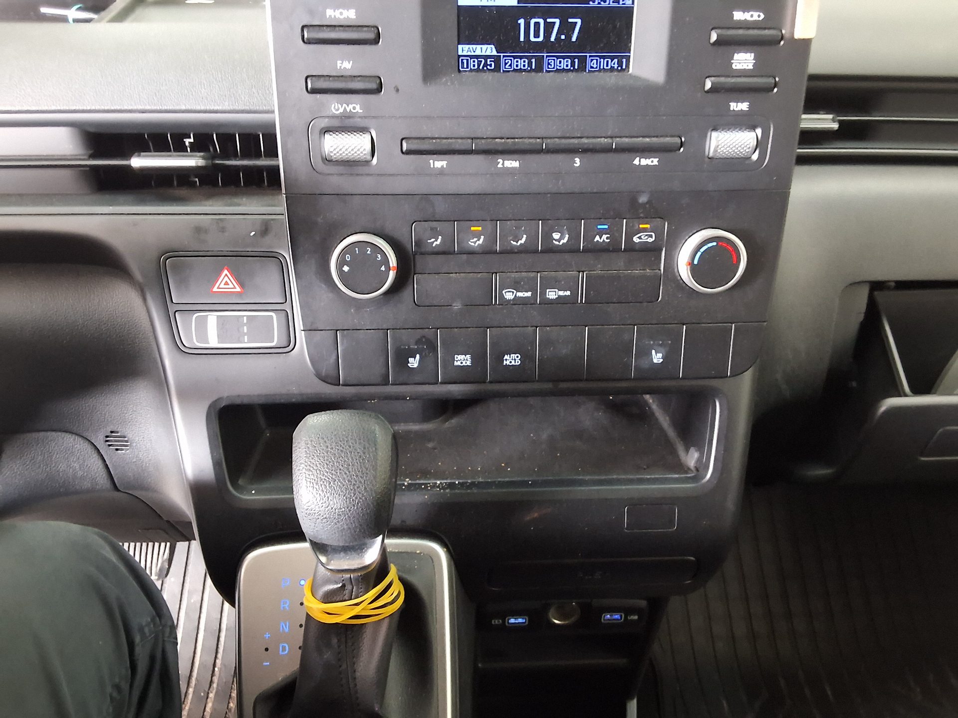 HYUNDAI STARIA 2.2 DIESEL CARGO 5-SEATER SMART 2022 - zdjęcie 24