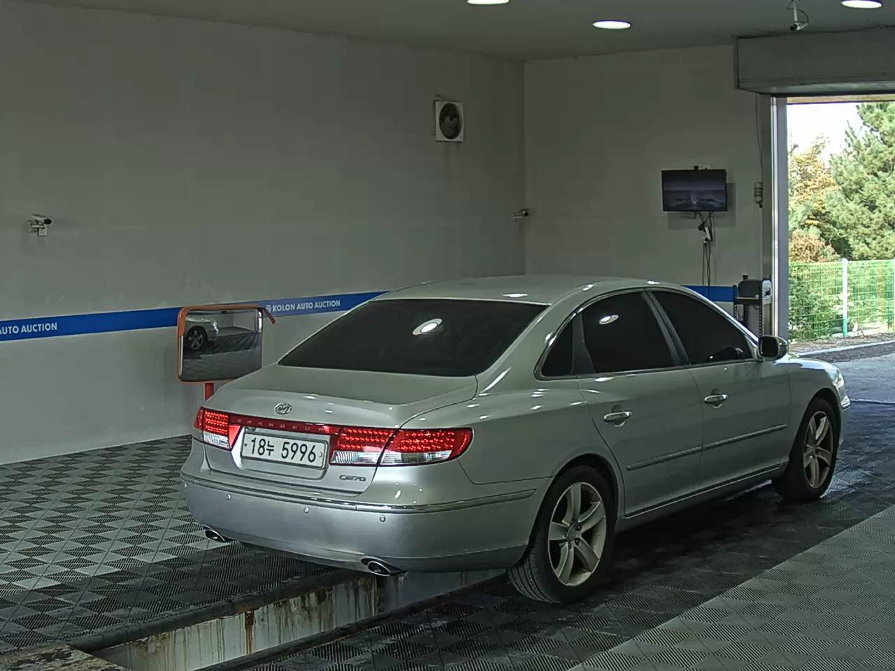 HYUNDAI GRANDEUR NEW LUXURY Q270 LUXURY 2009 - zdjęcie 5