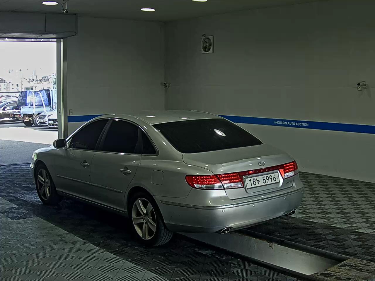 HYUNDAI GRANDEUR NEW LUXURY Q270 LUXURY 2009 - zdjęcie 6