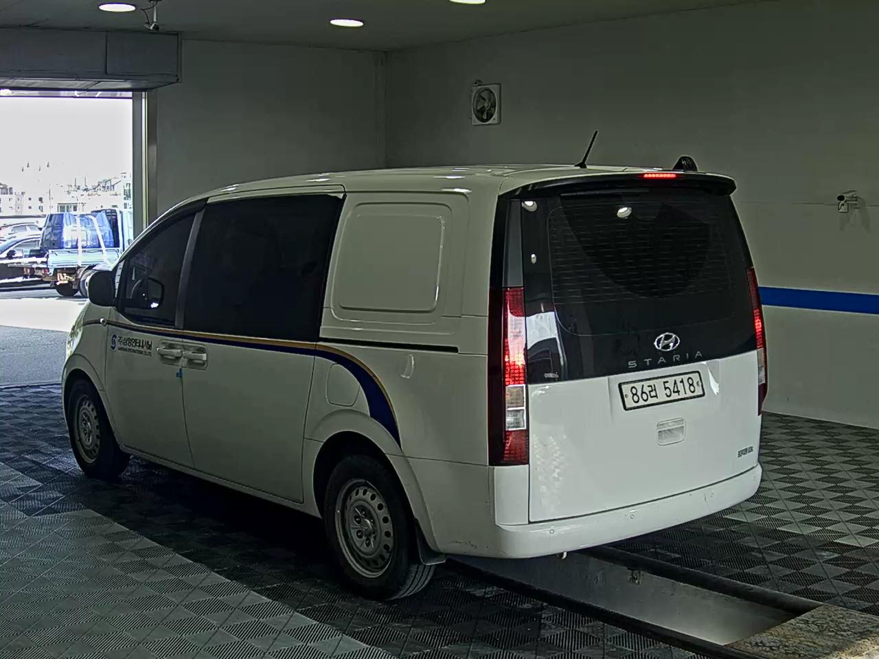 HYUNDAI STARIA 2.2 DIESEL CARGO 5-SEATER SMART 2022 - zdjęcie 6