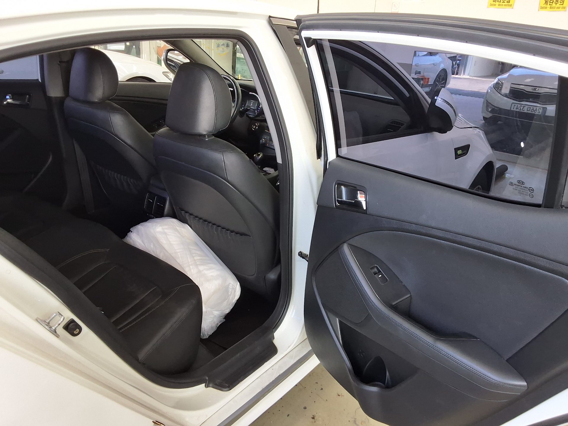 KIA K5 HYBRID DELUXE 2013 - zdjęcie 13