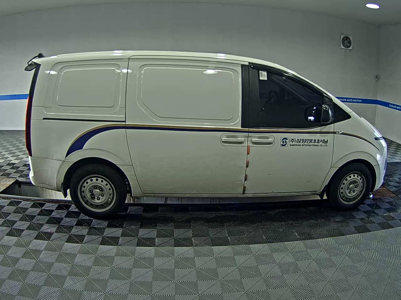 HYUNDAI STARIA 2.2 DIESEL CARGO 3-SEATER SMART 2023 - zdjęcie 4