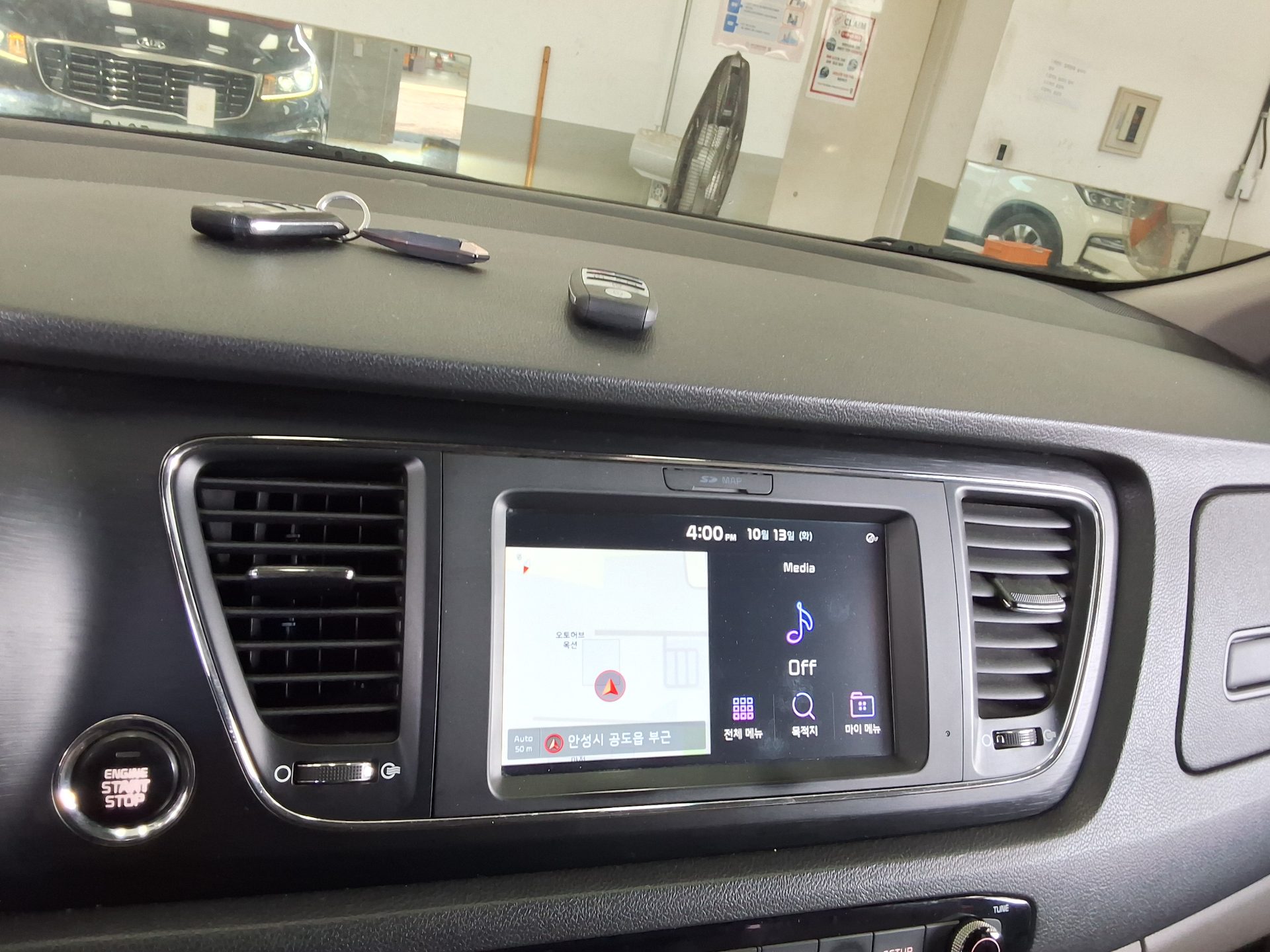 KIA THE NEW CARNIVAL 9-SEATER DIESEL LUXURY 2019 - zdjęcie 17