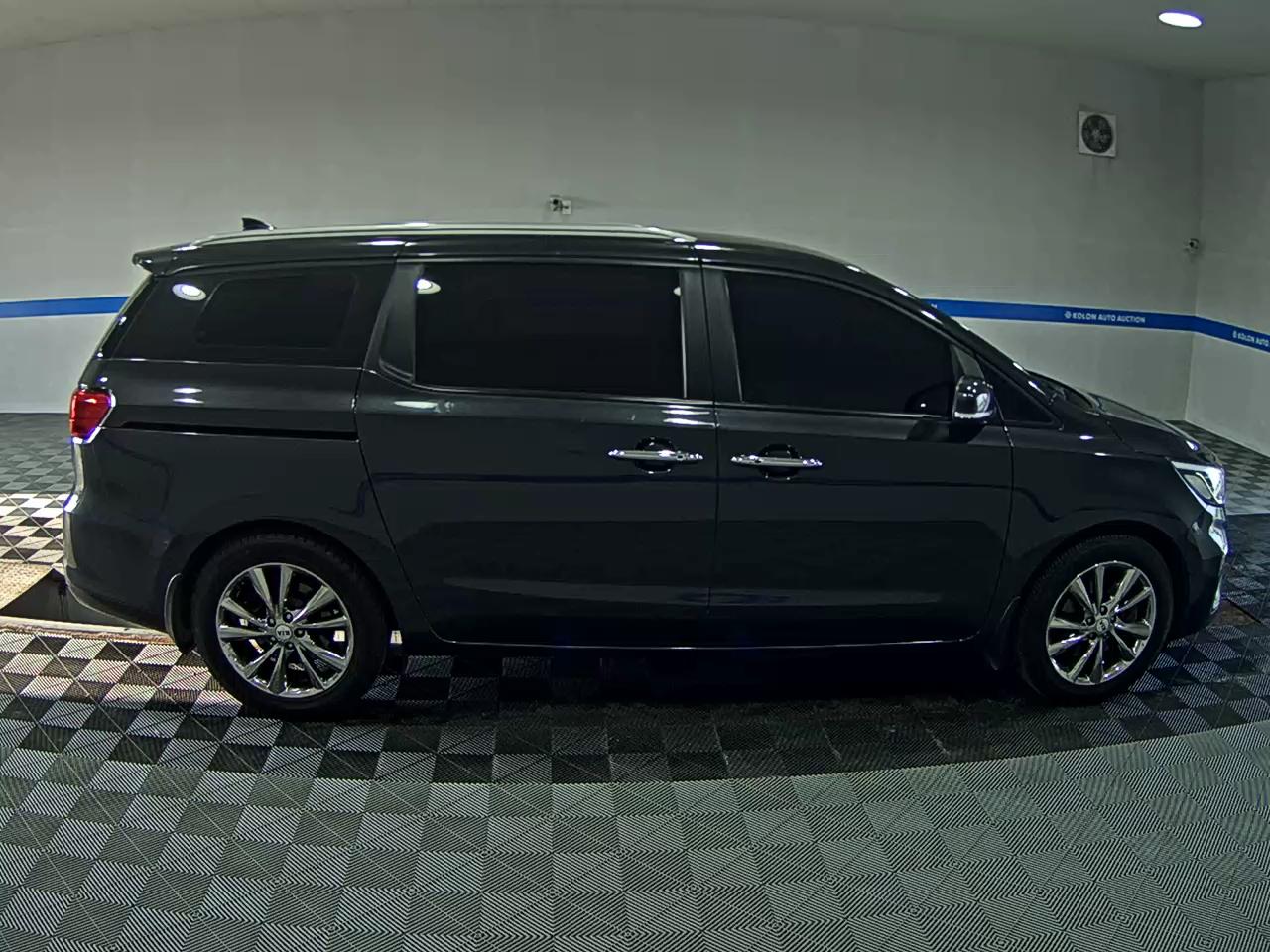 KIA THE NEW CARNIVAL 9-SEATER DIESEL LUXURY 2019 - zdjęcie 4