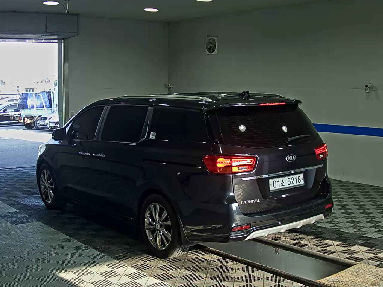 KIA THE NEW CARNIVAL 9-SEATER DIESEL LUXURY 2019 - zdjęcie 6