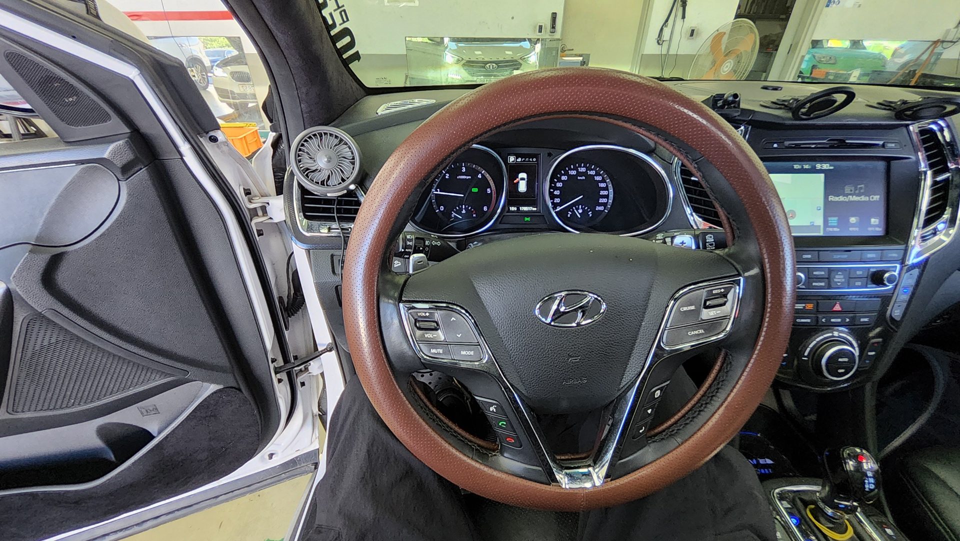 HYUNDAI SANTA FE THE PRIME DIESEL R2.0 2WD EXCLUSIVE 2017 - zdjęcie 17