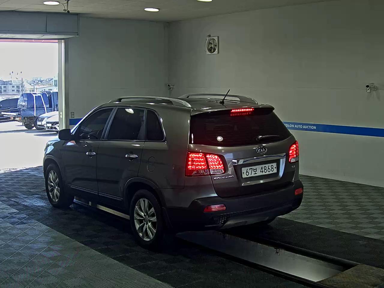 KIA SORENTO R DIESEL 2.2 2WD TLX LUXURY MODEL 2010 - zdjęcie 6