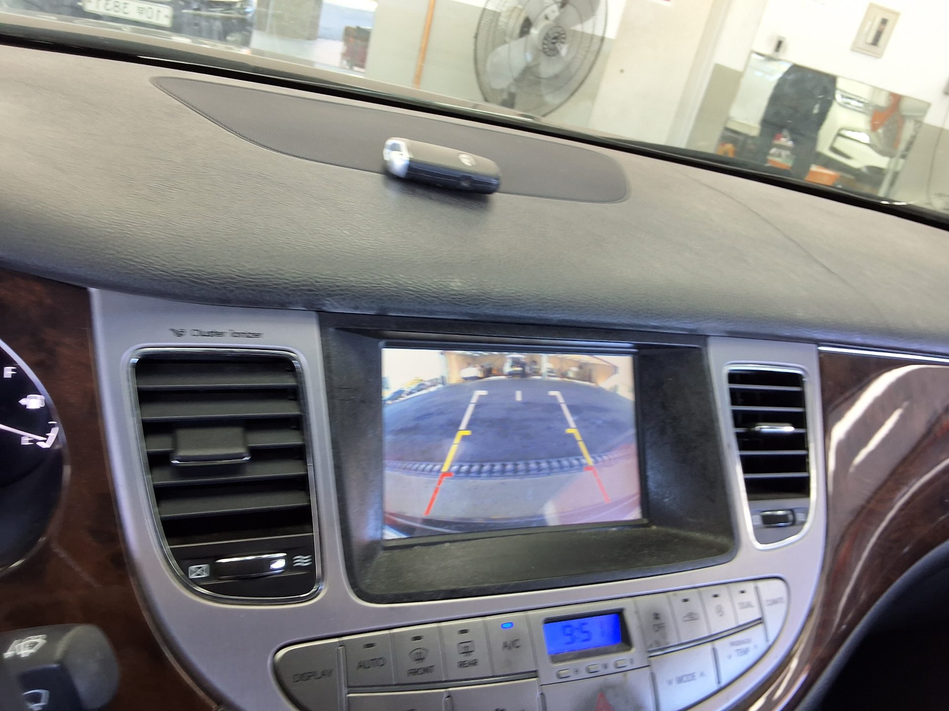 HYUNDAI GENESIS BH 380 ROYAL 2008 - zdjęcie 17