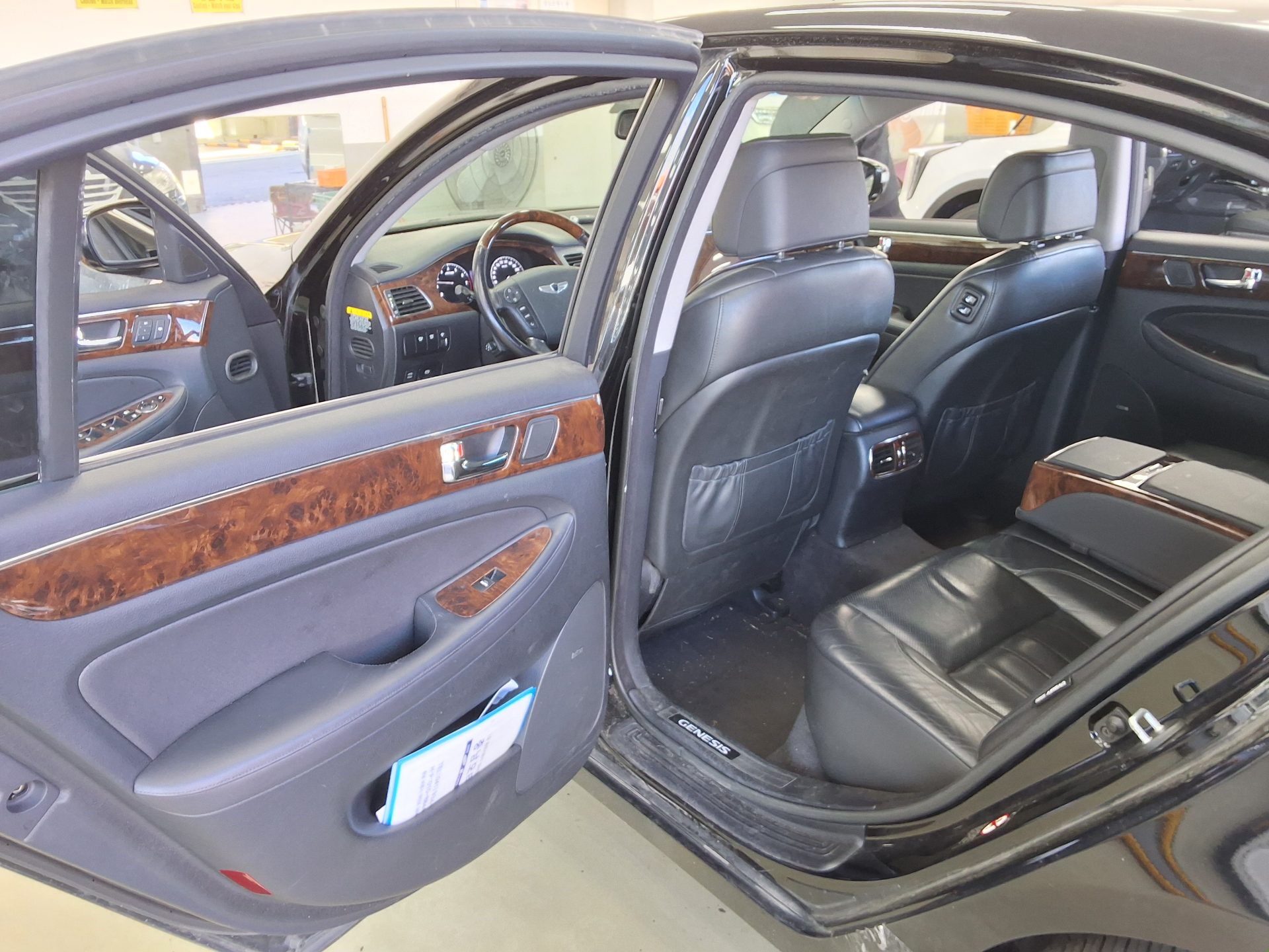 HYUNDAI GENESIS BH 380 ROYAL 2008 - zdjęcie 12