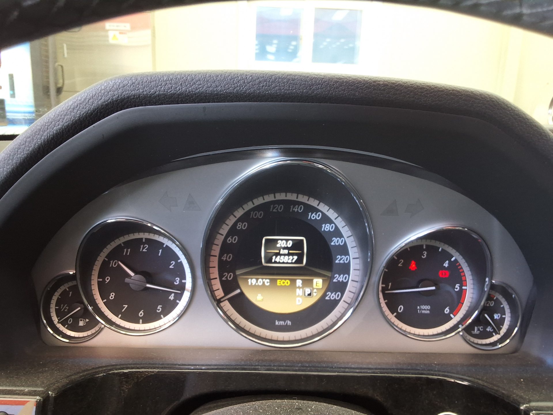 MERCEDES-BENZ E-CLASS (4TH GEN) E220 CDI AVANTGARDE 2012 - zdjęcie 10