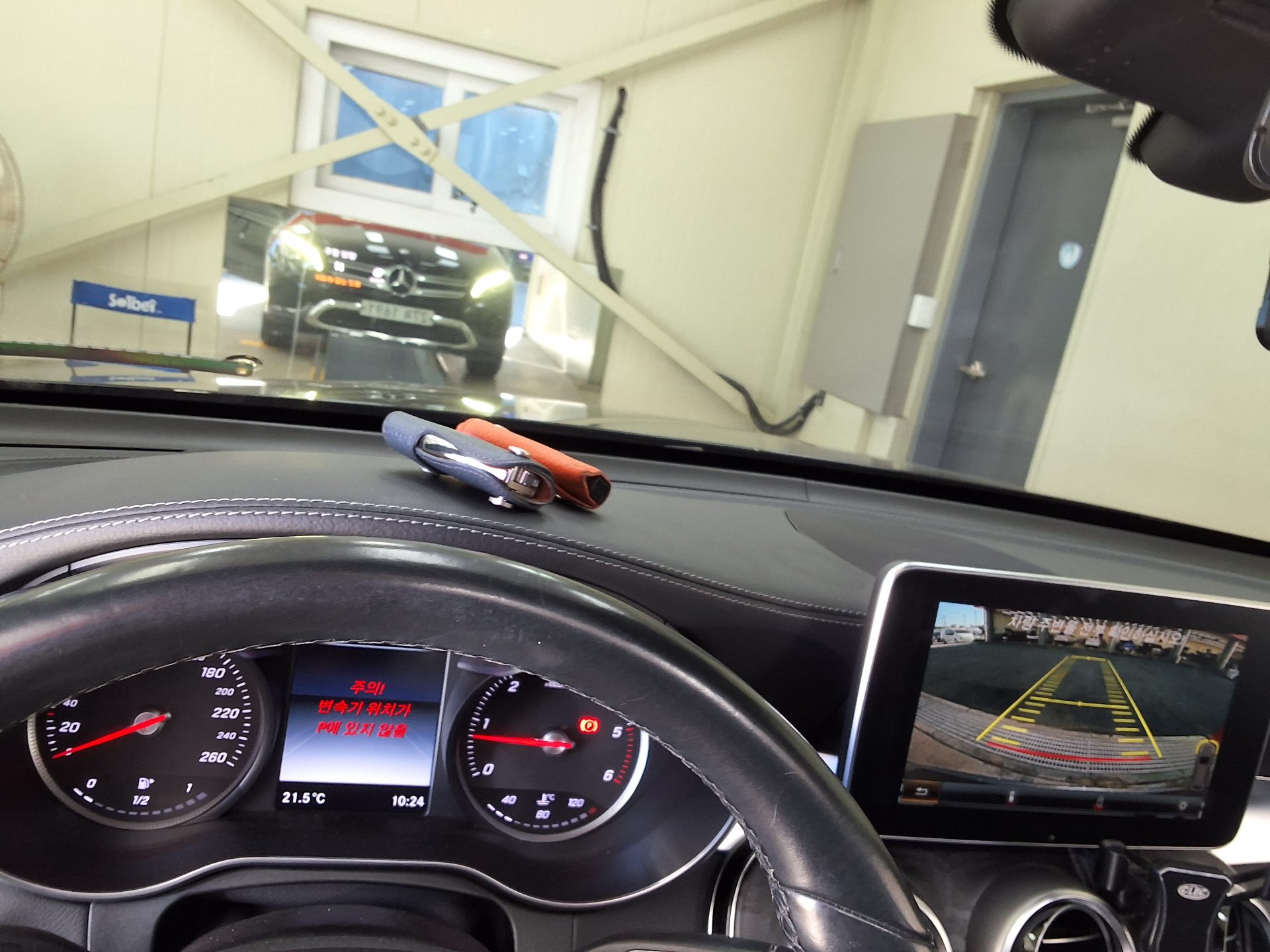 MERCEDES-BENZ GLC-CLASS GLC 220d 4MATIC PREMIUM 2016 - zdjęcie 25