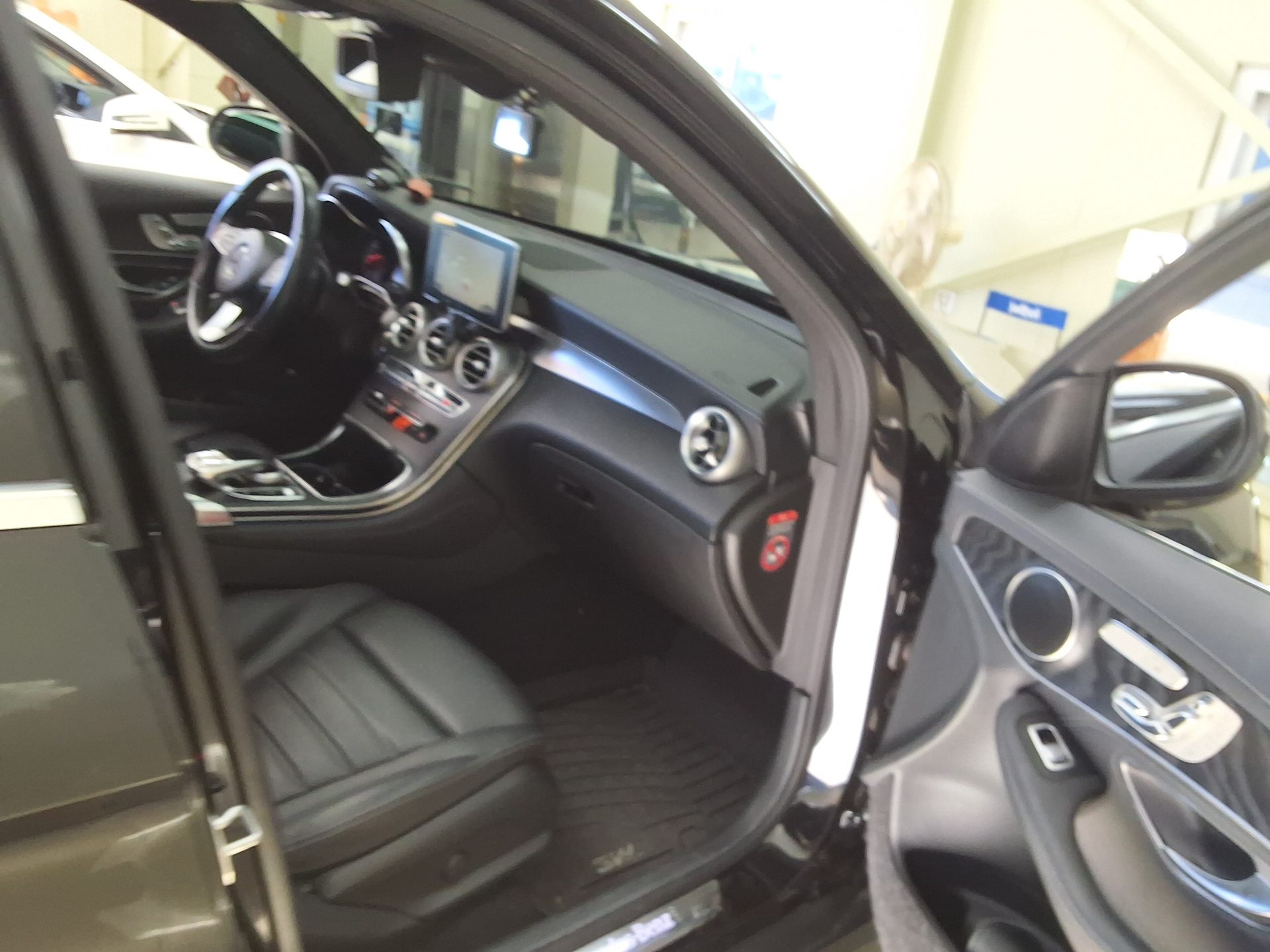 MERCEDES-BENZ GLC-CLASS GLC 220d 4MATIC PREMIUM 2016 - zdjęcie 15