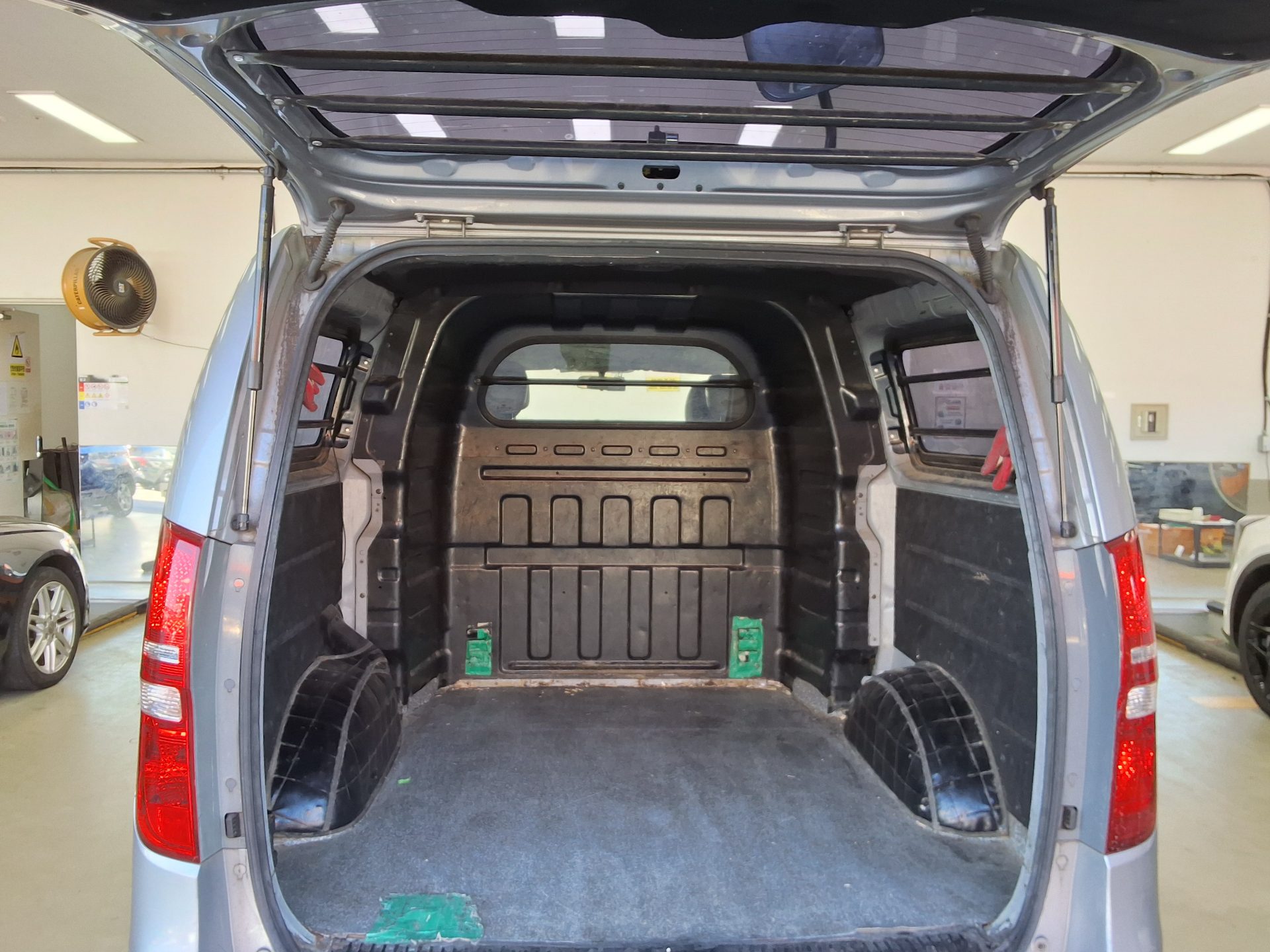 HYUNDAI GRAND STAREX 5-SEATER DIESEL VAN SMART 2016 - zdjęcie 15