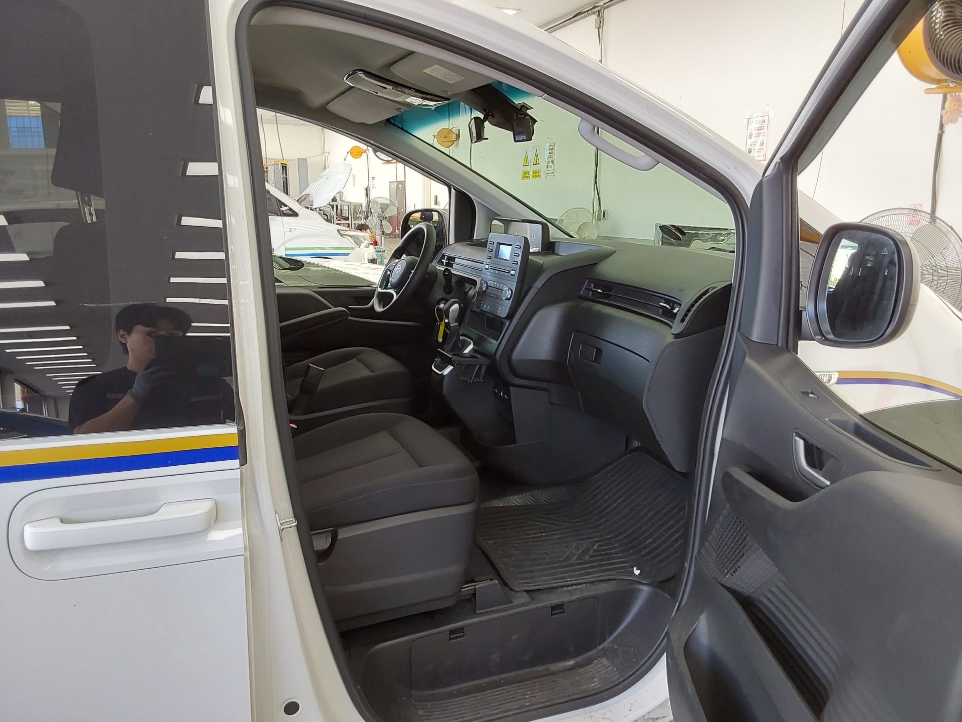 HYUNDAI STARIA 2.2 DIESEL CARGO 5-SEATER SMART 2022 - zdjęcie 14