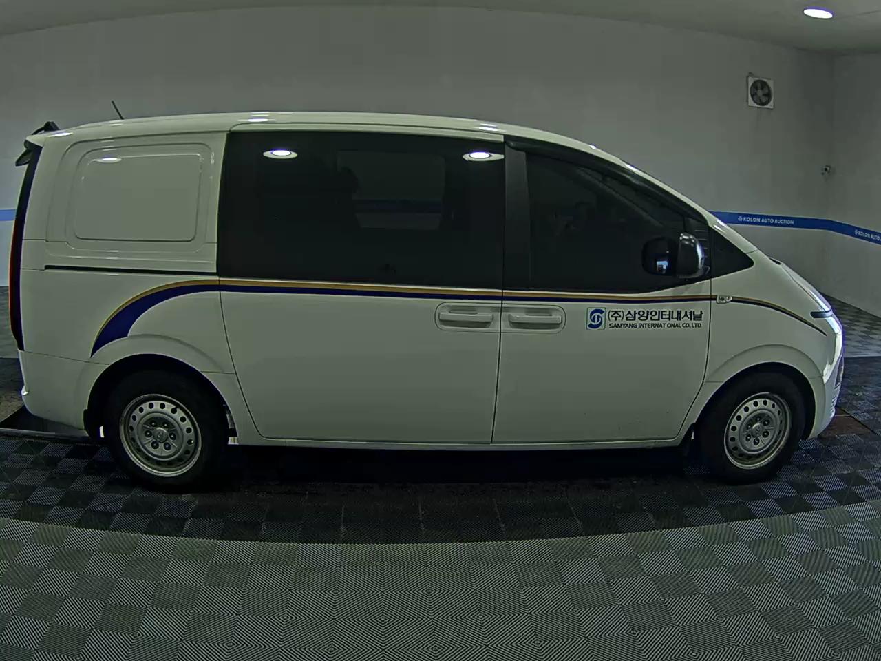 HYUNDAI STARIA 2.2 DIESEL CARGO 5-SEATER SMART 2022 - zdjęcie 4