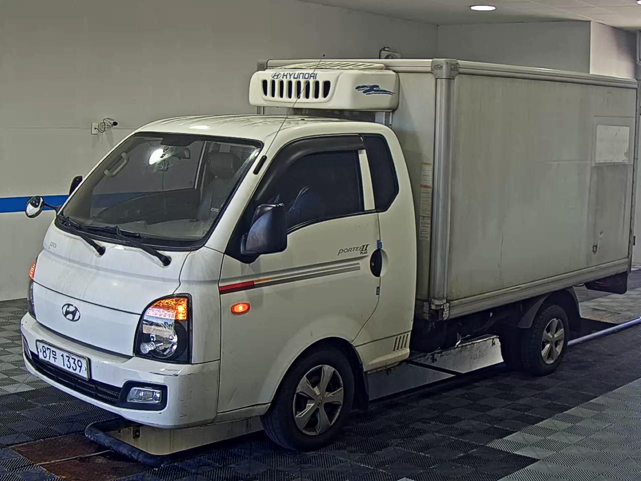 HYUNDAI PORTER II FREEZER BOX TRUCK SUPER CAB 2013 - zdjęcie 2