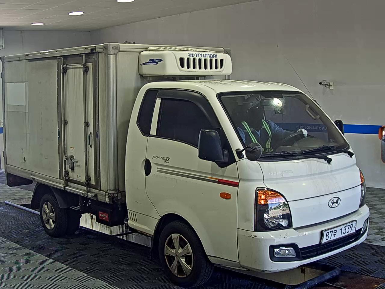 HYUNDAI PORTER II FREEZER BOX TRUCK SUPER CAB 2013 - zdjęcie 3