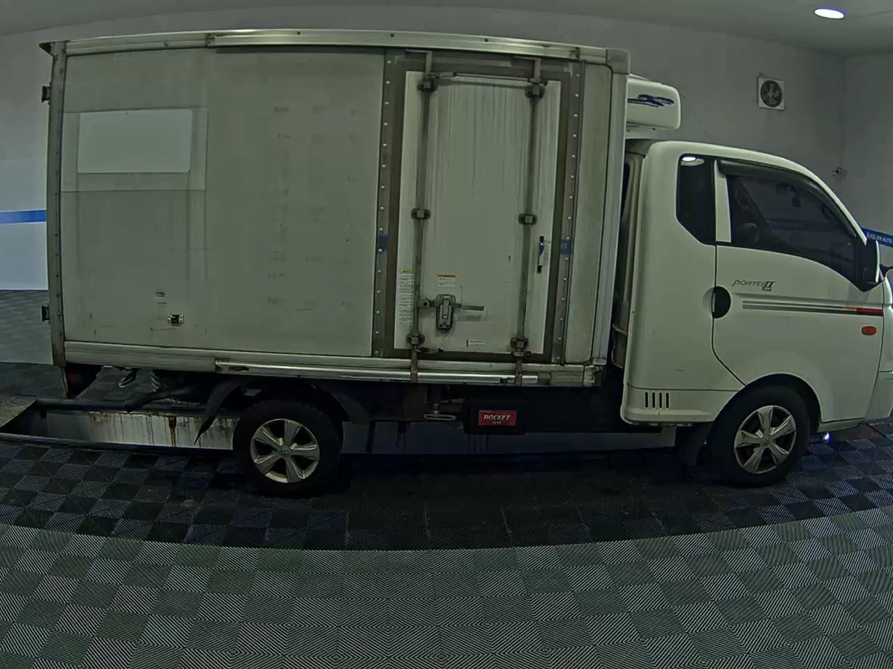 HYUNDAI PORTER II FREEZER BOX TRUCK SUPER CAB 2013 - zdjęcie 4