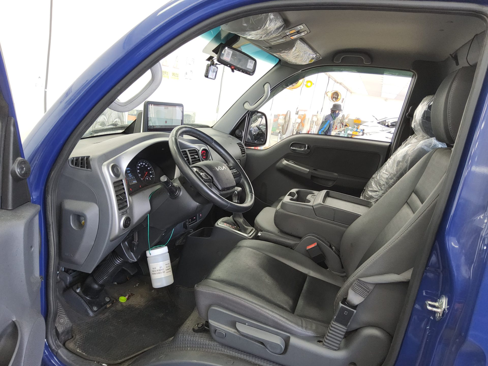 KIA THE NEW BONGO III CARGO 1.2 TON LPG STANDARD CAB EXTRA LONG WHEELBASE GLS 2025 - zdjęcie 10