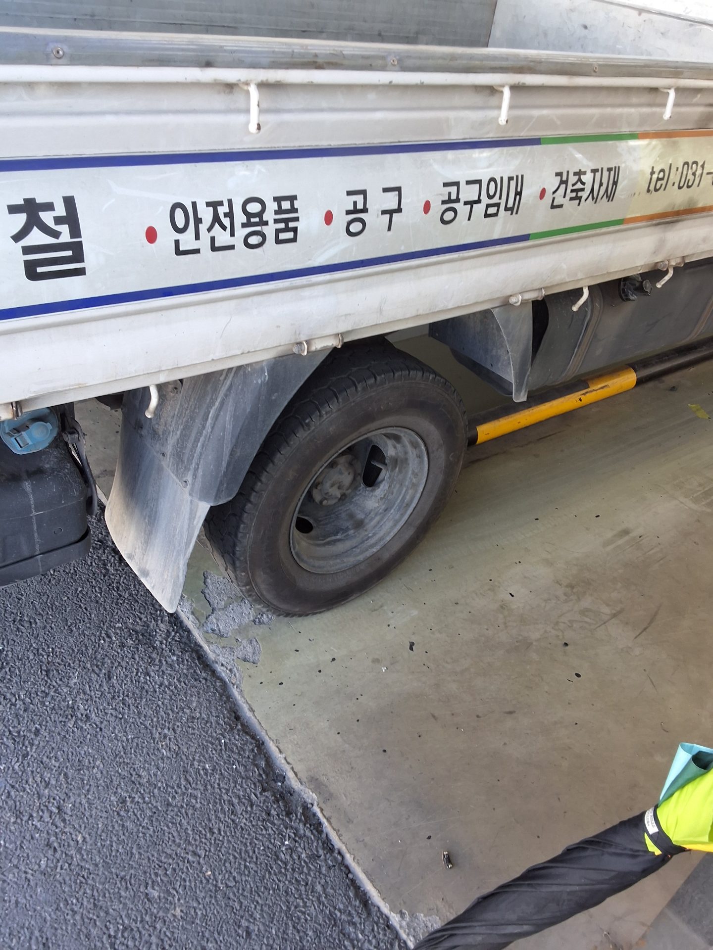 KIA THE NEW BONGO III CARGO 1.2 TON KING CAB EXTRA LONG WHEELBASE GLS 2020 - zdjęcie 22