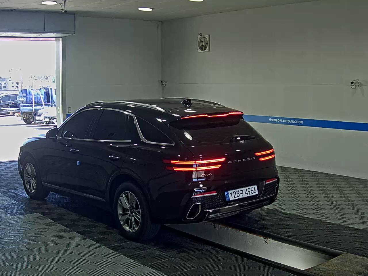 GENESIS GV70 2.5T 2WD BASE MODEL 2023 - zdjęcie 6