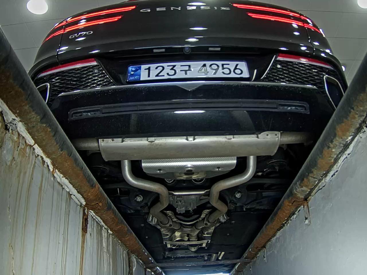 GENESIS GV70 2.5T 2WD BASE MODEL 2023 - zdjęcie 8