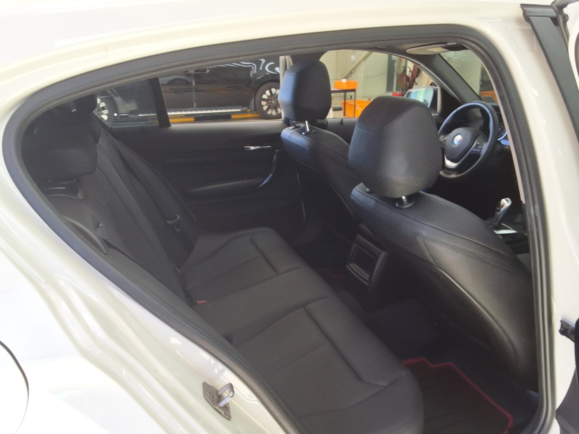 BMW 1 SERIES (2ND GEN) 5-DOOR 118d SPORT LINE 2016 - zdjęcie 14