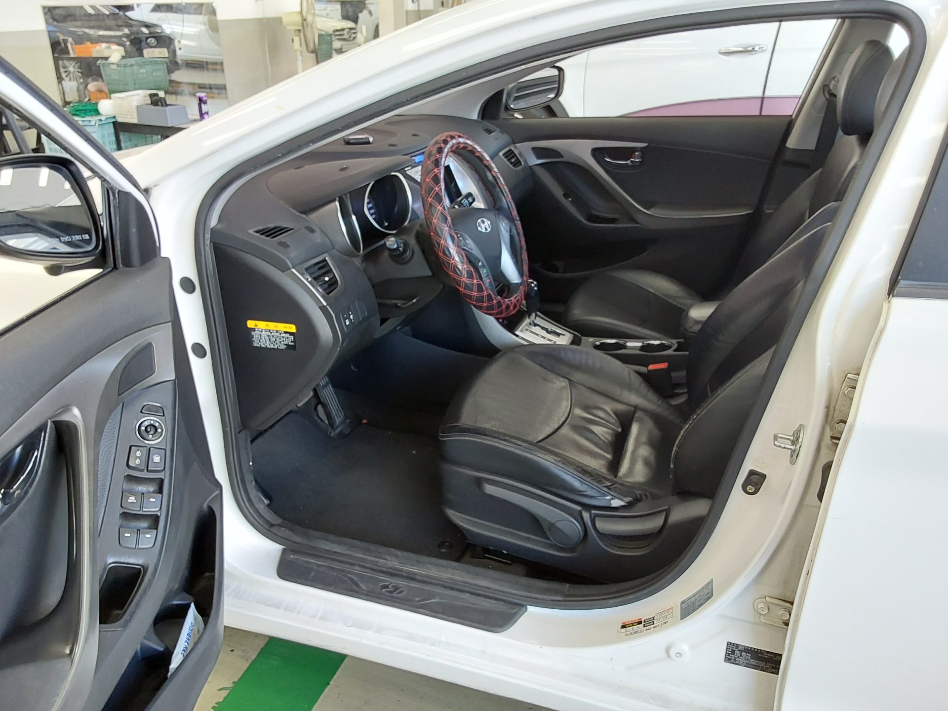 HYUNDAI AVANTE MD M16 GDi PREMIER 2012 - zdjęcie 10