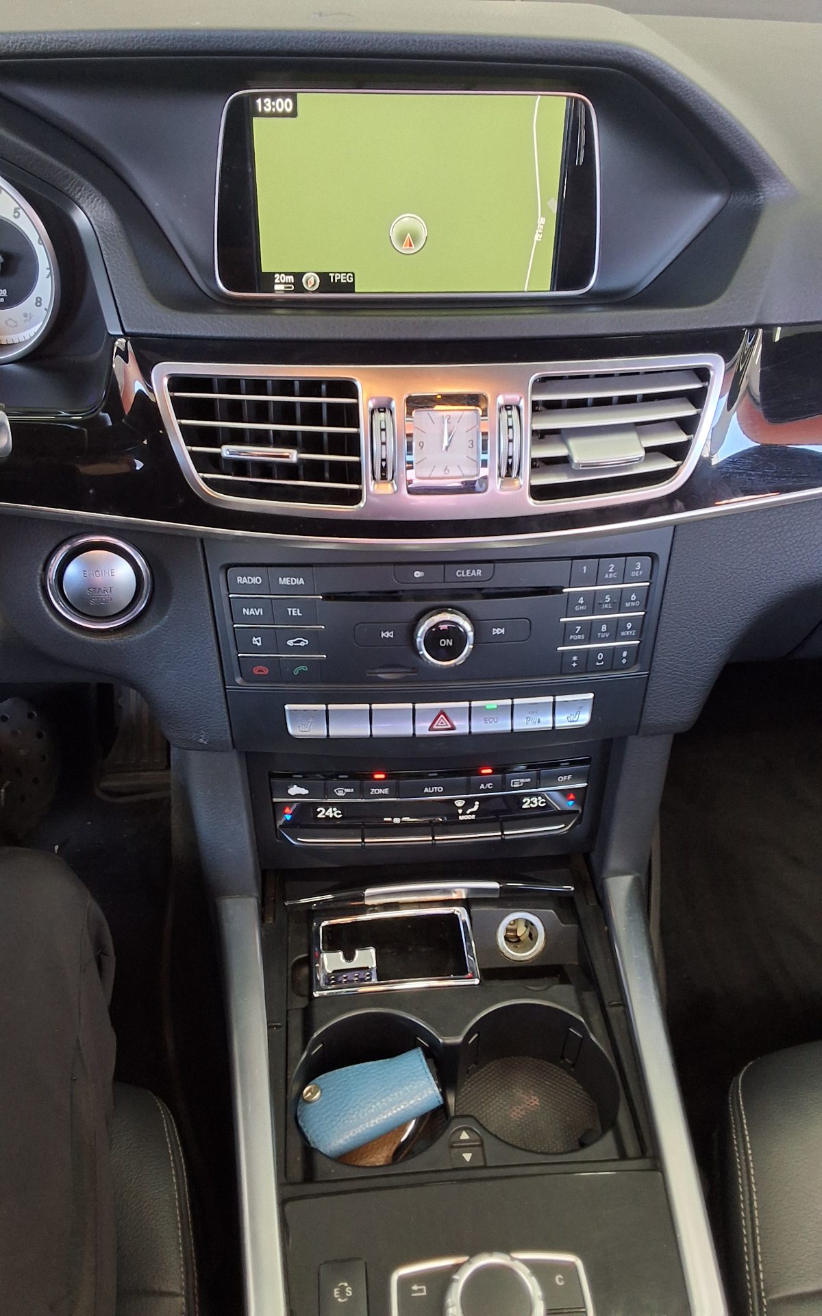 MERCEDES-BENZ E-CLASS (4TH GEN) E300 4MATIC AVANTGARDE 2016 - zdjęcie 18
