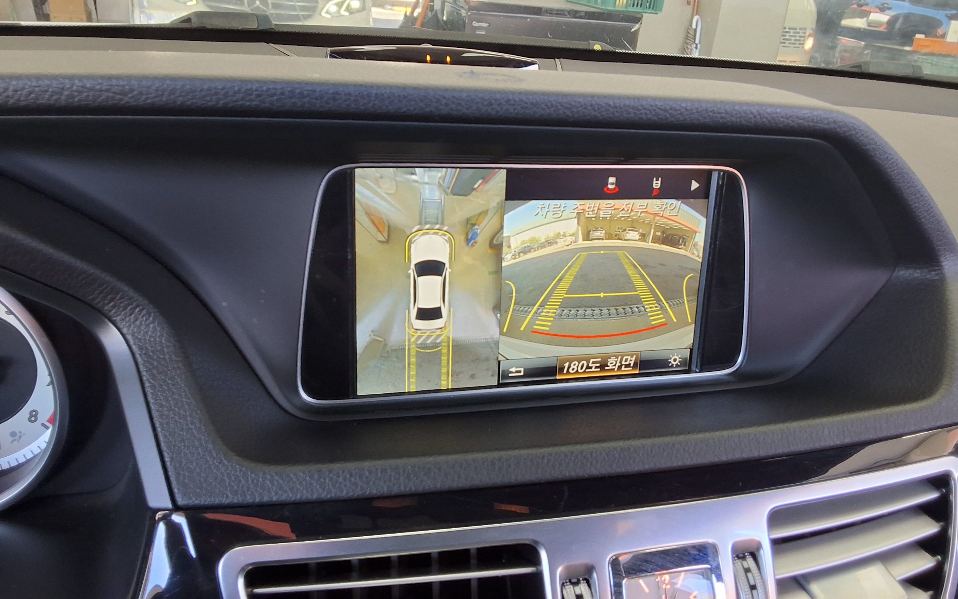 MERCEDES-BENZ E-CLASS (4TH GEN) E300 4MATIC AVANTGARDE 2016 - zdjęcie 19