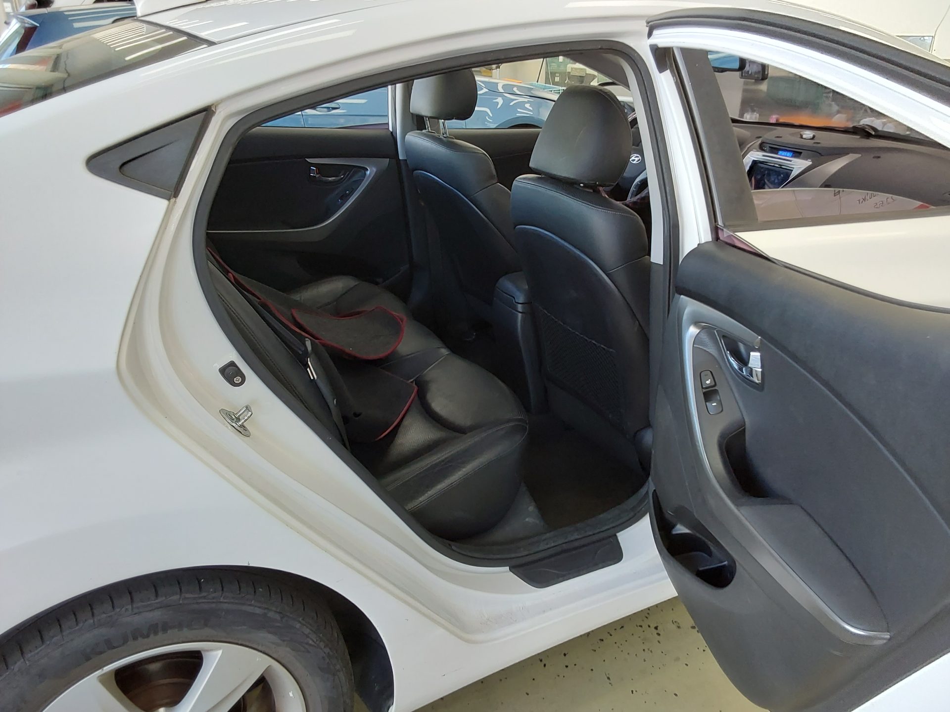 HYUNDAI AVANTE MD M16 GDi PREMIER 2012 - zdjęcie 13