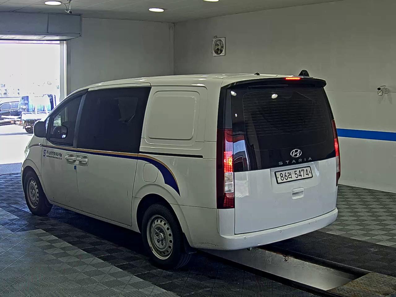 HYUNDAI STARIA 2.2 DIESEL CARGO 5-SEATER SMART 2022 - zdjęcie 6