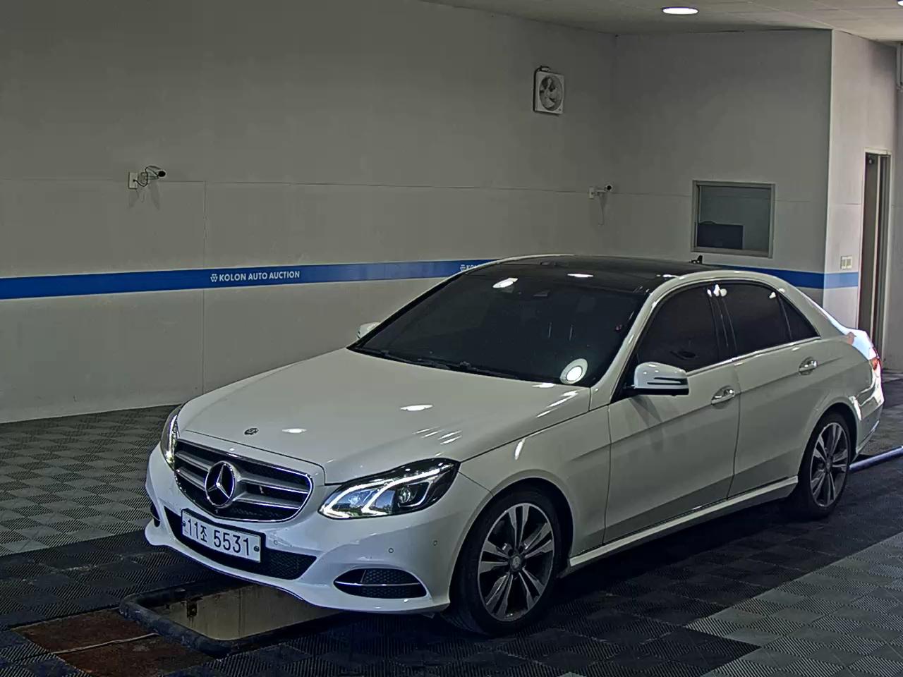 MERCEDES-BENZ E-CLASS (4TH GEN) E300 4MATIC AVANTGARDE 2016 - zdjęcie 2