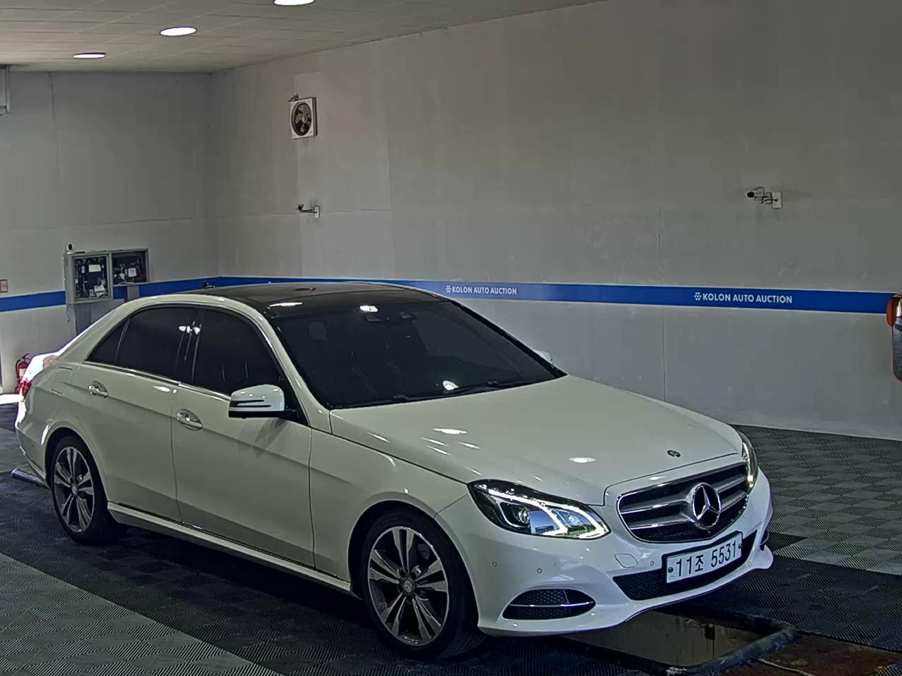 MERCEDES-BENZ E-CLASS (4TH GEN) E300 4MATIC AVANTGARDE 2016 - zdjęcie 3