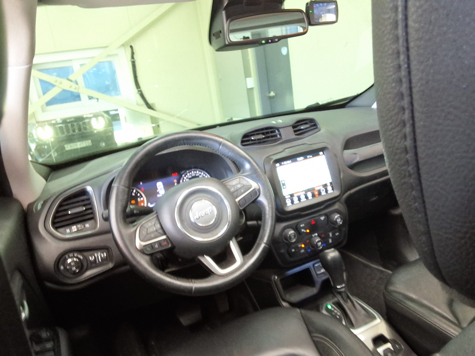 JEEP RENEGADE 1.6 DIESEL LIMITED 2020 - zdjęcie 12