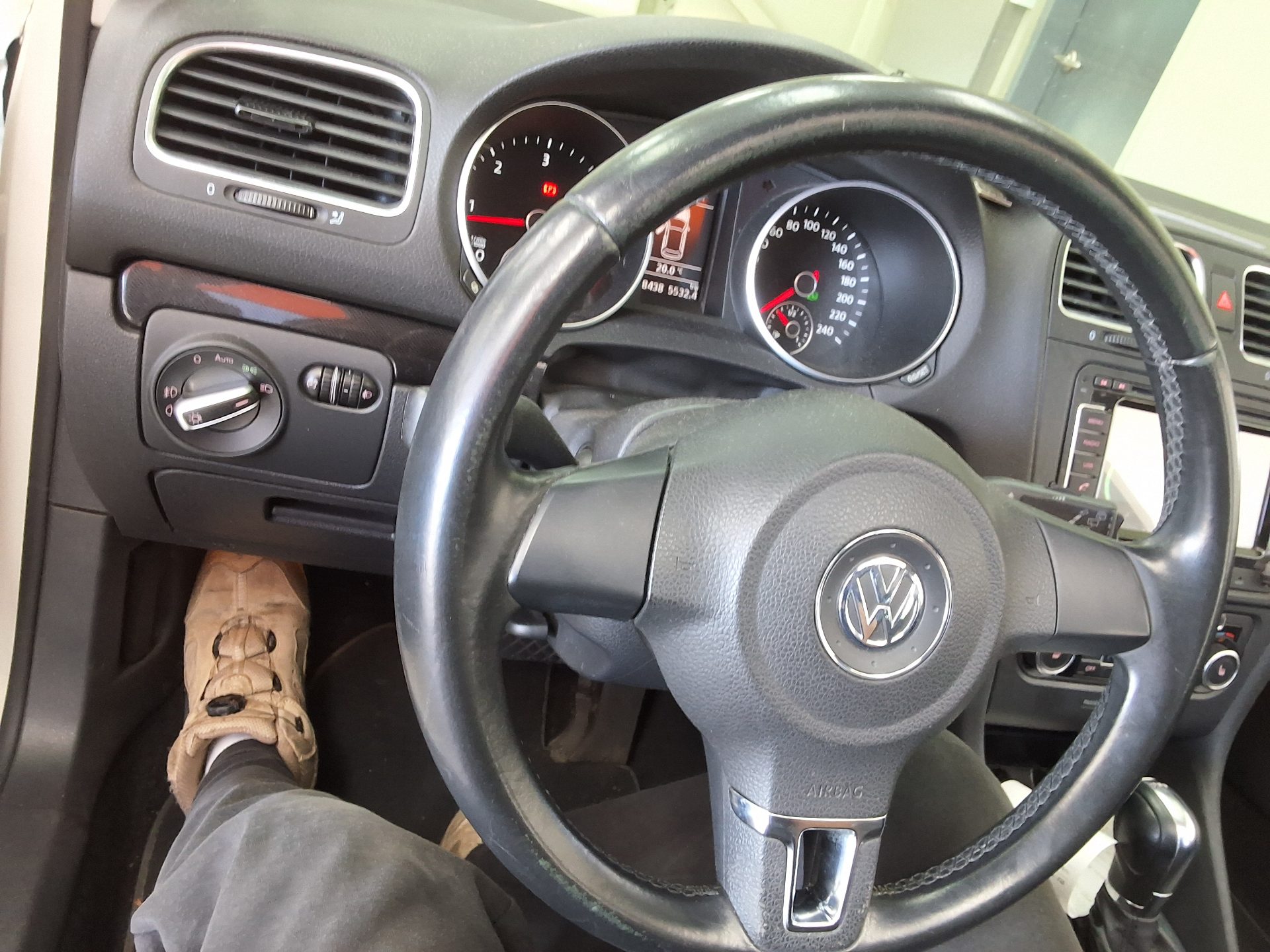 VOLKSWAGEN GOLF (6TH GEN) 2.0 TDI 2012 - zdjęcie 23
