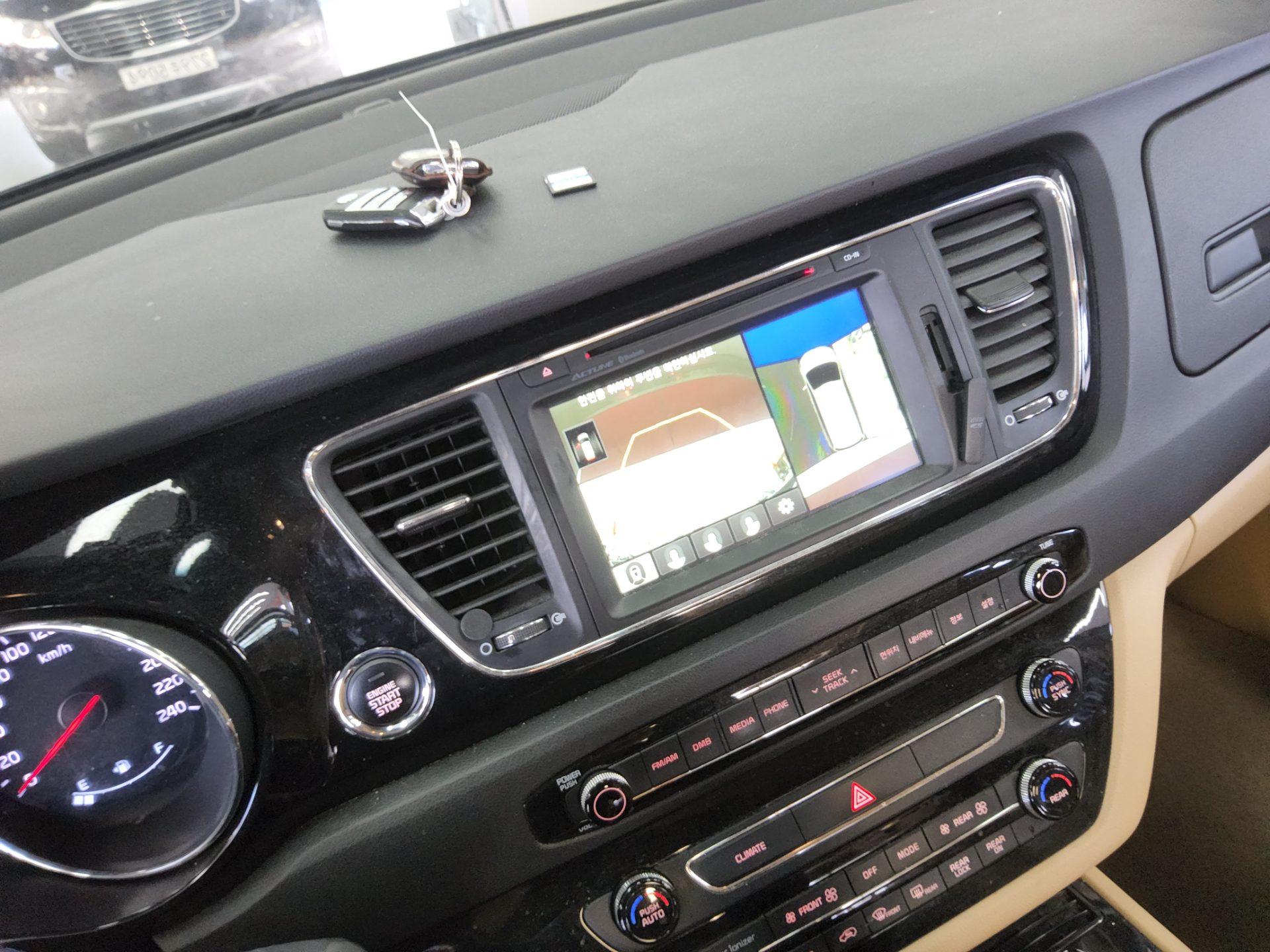 KIA ALL NEW CARNIVAL HI-LIMOUSINE DIESEL 9-SEATER NOBLESSE 2016 - zdjęcie 17