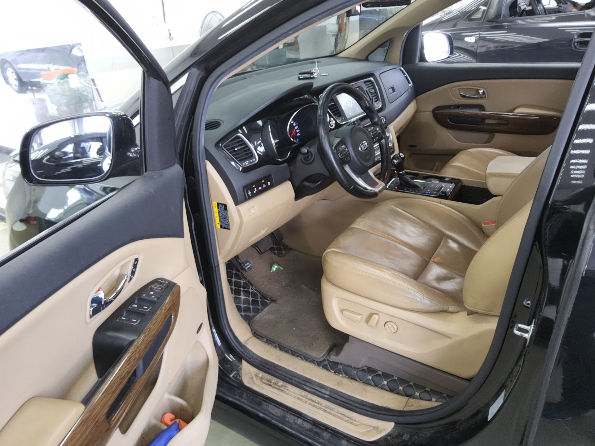 KIA ALL NEW CARNIVAL HI-LIMOUSINE DIESEL 9-SEATER NOBLESSE 2016 - zdjęcie 10