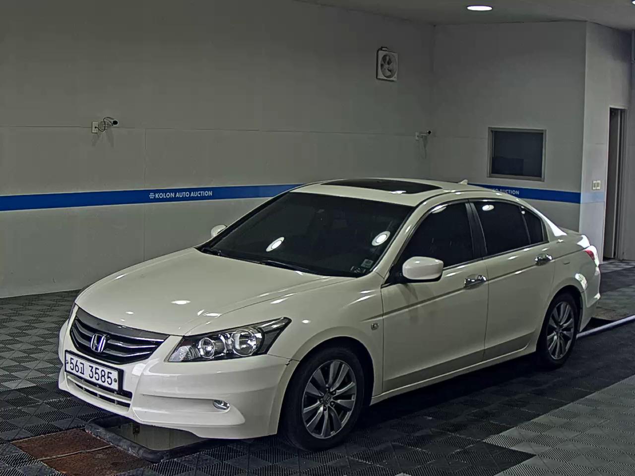 HONDA ACCORD (8TH GEN) 2.4 2011 - zdjęcie 2