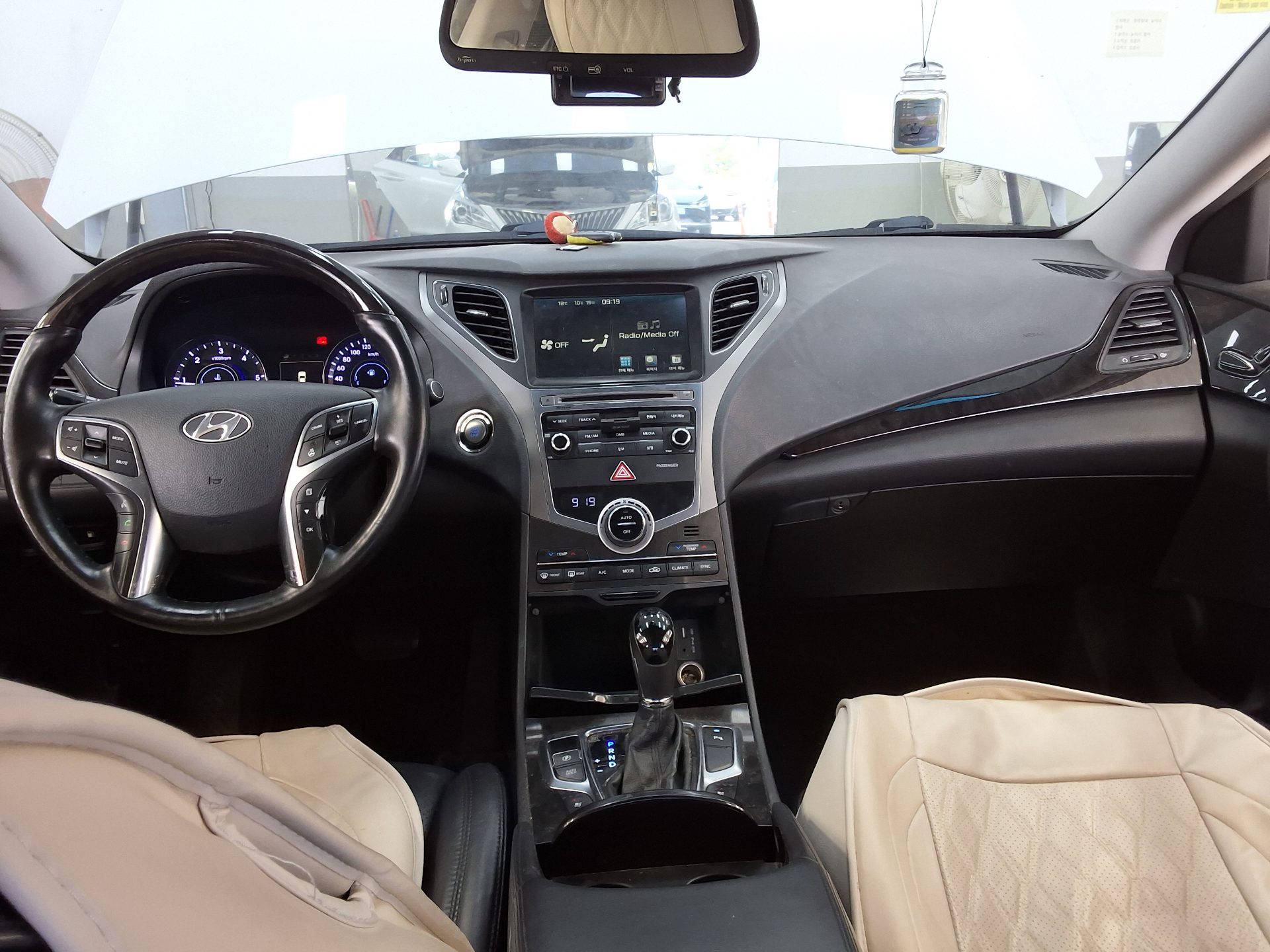 HYUNDAI GRANDEUR HG DIESEL HG 220 PREMIUM 2016 - zdjęcie 11