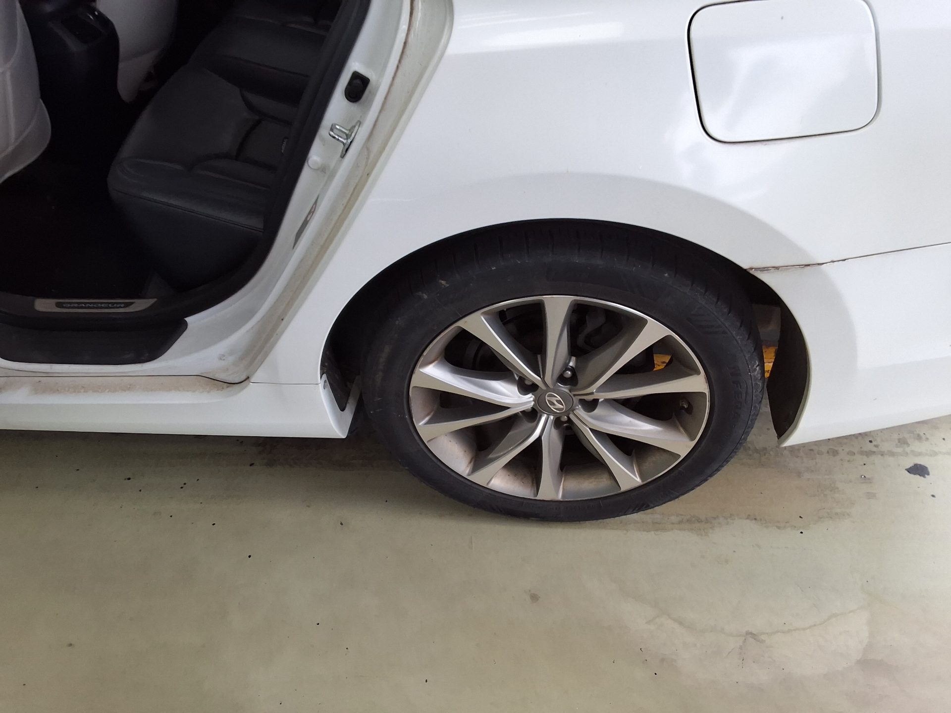 HYUNDAI GRANDEUR HG DIESEL HG 220 PREMIUM 2016 - zdjęcie 22