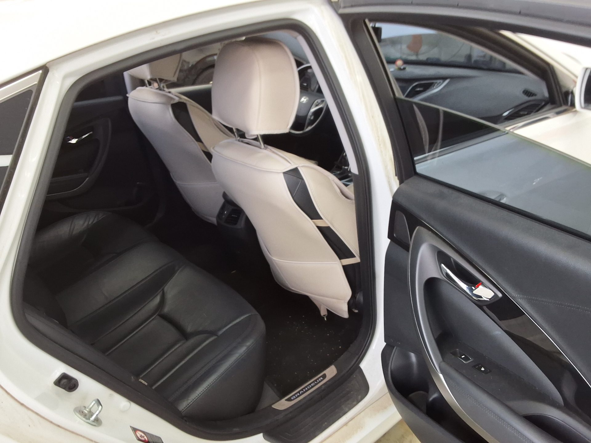 HYUNDAI GRANDEUR HG DIESEL HG 220 PREMIUM 2016 - zdjęcie 13