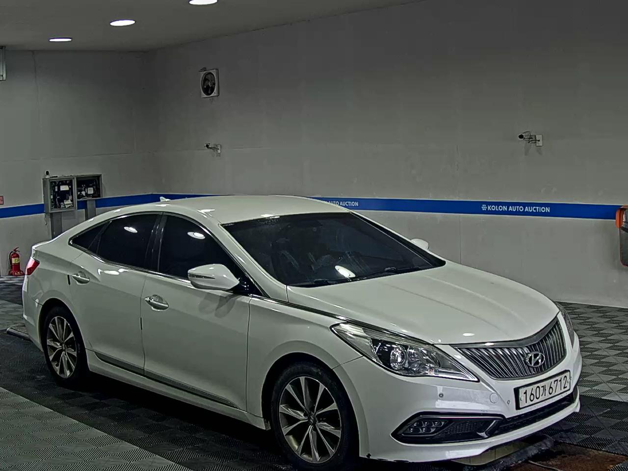 HYUNDAI GRANDEUR HG DIESEL HG 220 PREMIUM 2016 - zdjęcie 3