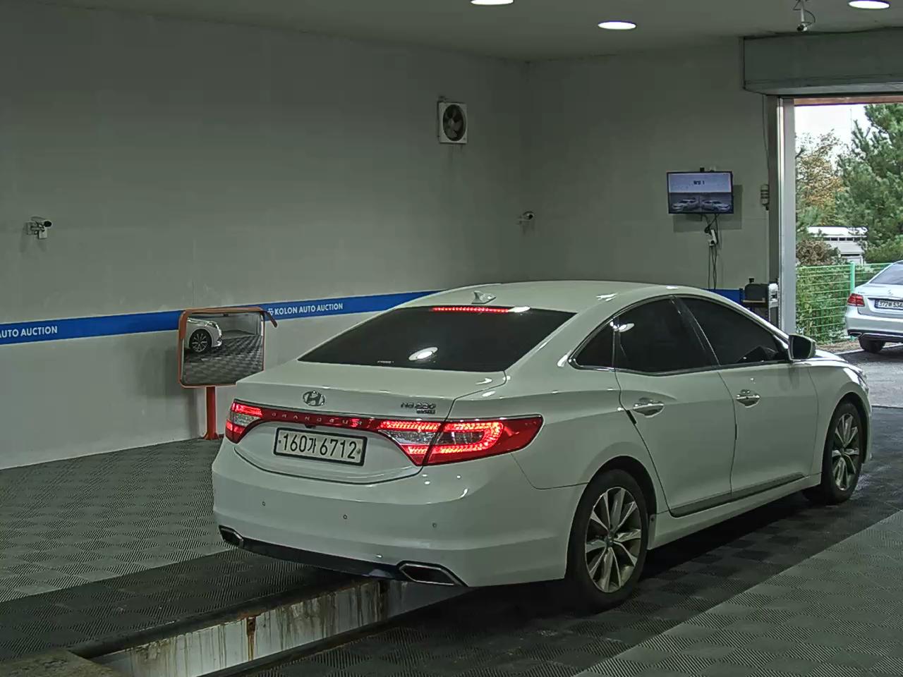 HYUNDAI GRANDEUR HG DIESEL HG 220 PREMIUM 2016 - zdjęcie 5