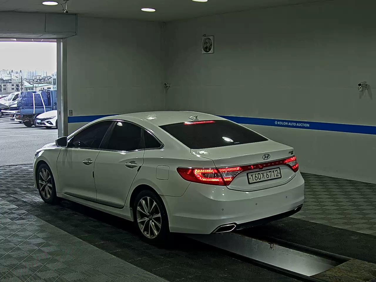 HYUNDAI GRANDEUR HG DIESEL HG 220 PREMIUM 2016 - zdjęcie 6