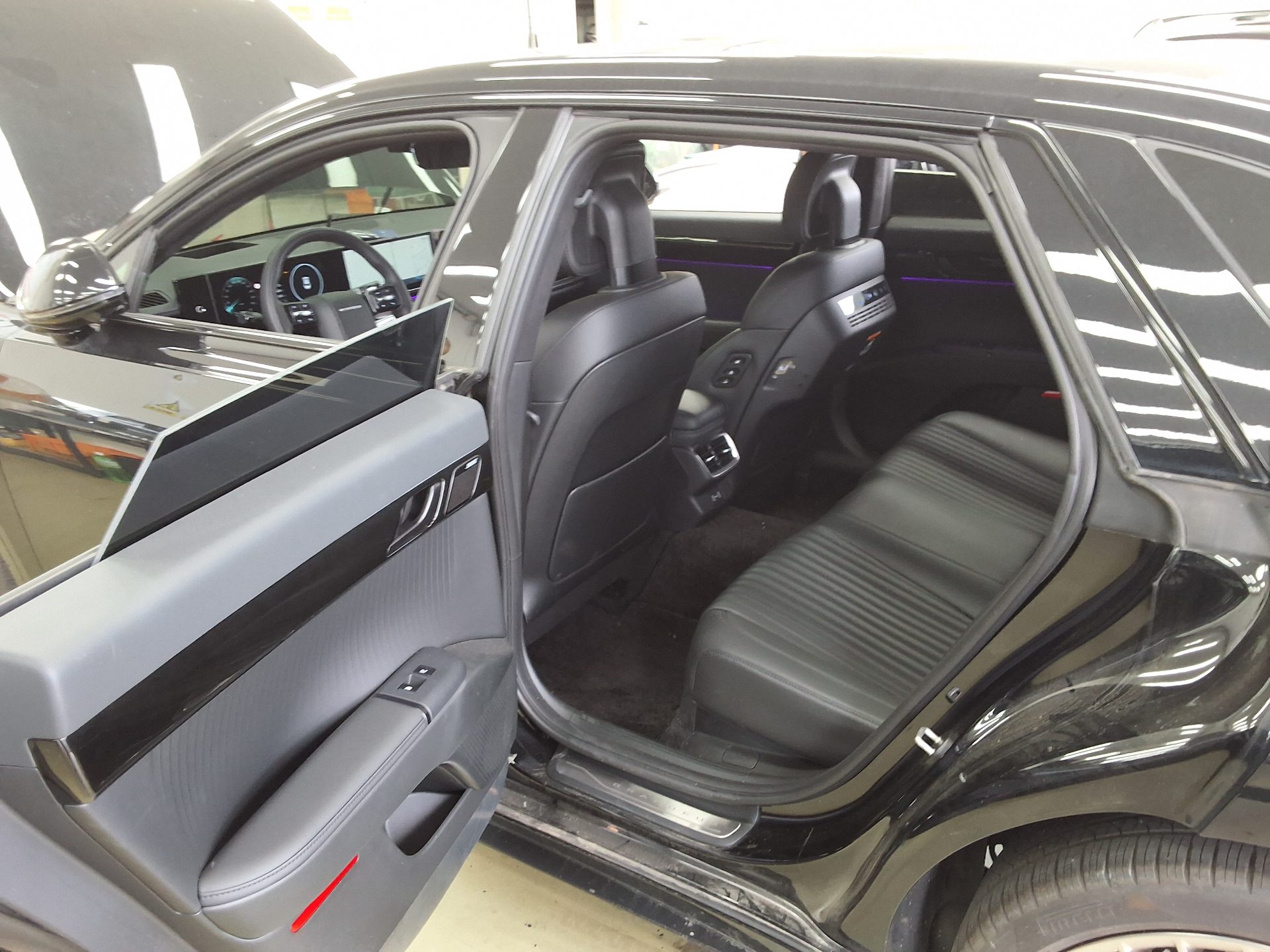 HYUNDAI THE ALL NEW GRANDEUR GASOLINE 3.5 AWD CALLIGRAPHY BLACK INK 2025 - zdjęcie 12