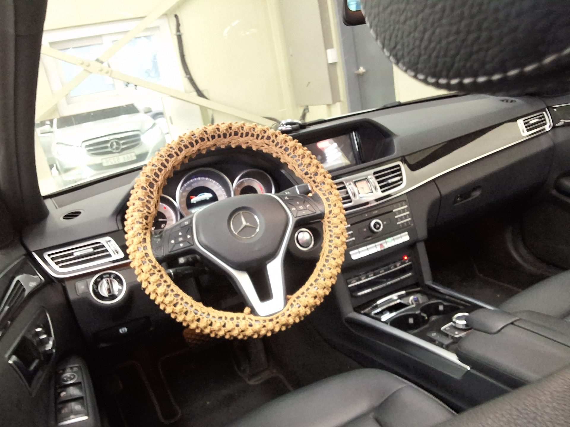 MERCEDES-BENZ E-CLASS (4TH GEN) E220 CDI BLUETEC AVANTGARDE 2016 - zdjęcie 12