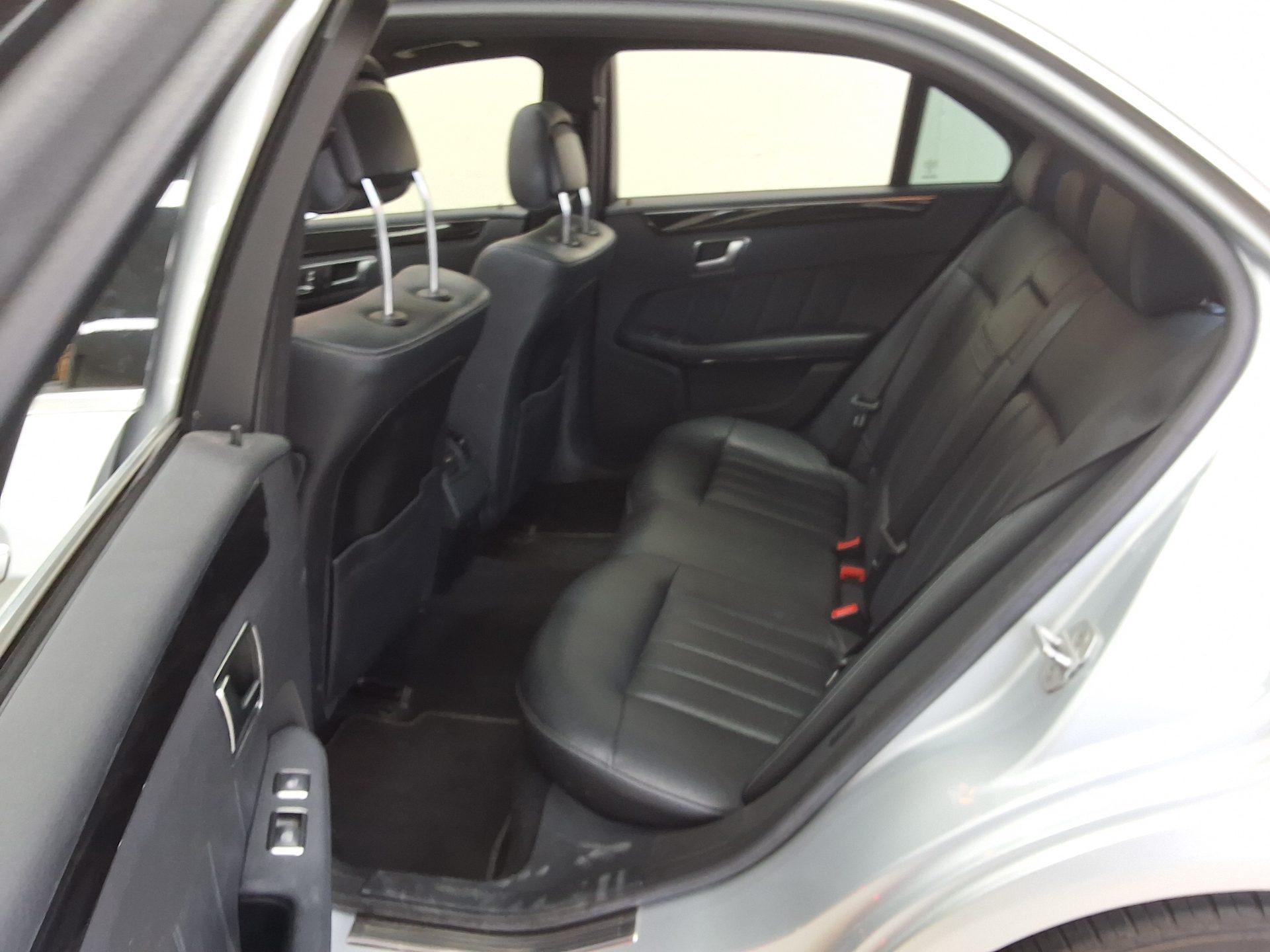 MERCEDES-BENZ E-CLASS (4TH GEN) E220 CDI BLUETEC AVANTGARDE 2016 - zdjęcie 13